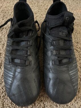Kid’s 3.5 Black Athletic Lace-Up Cleats